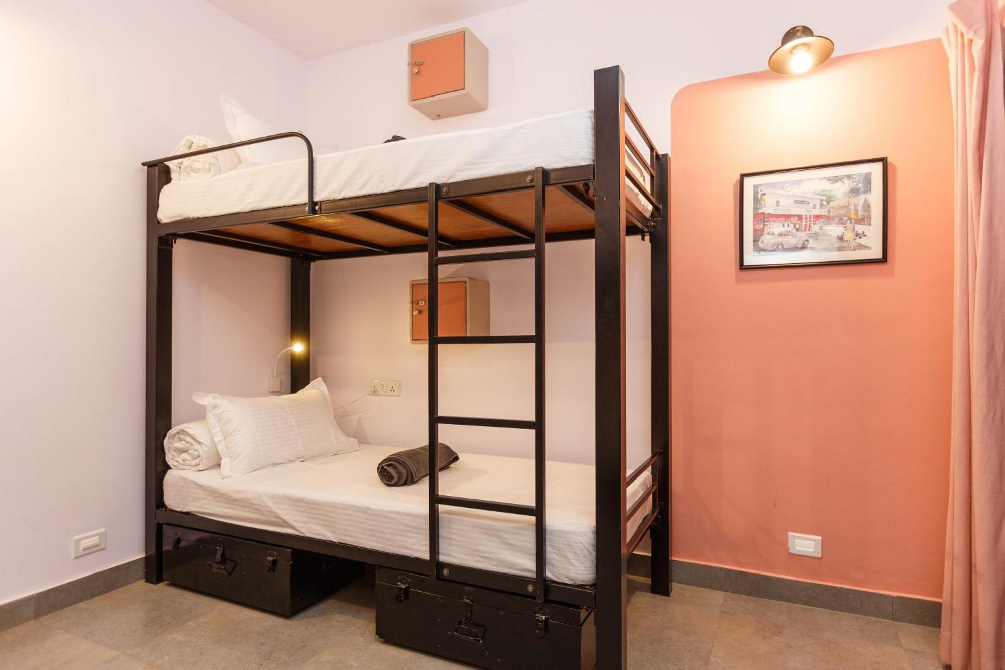Locul Uptown - Near Bangalore Palace Grounds Экстерьер фото